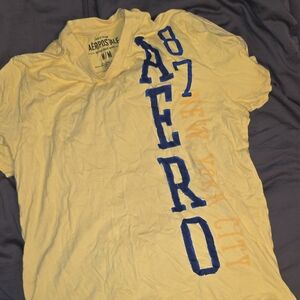 Aeropostale Men's Yellow Tee with Blue and Orange Text